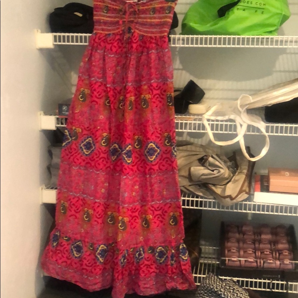 Super cute patterned maxi dress!